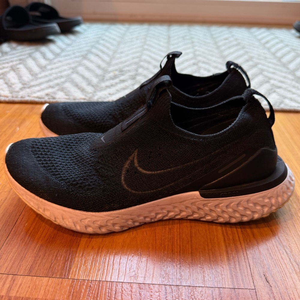 Nike Epic Phantom React Flyknit